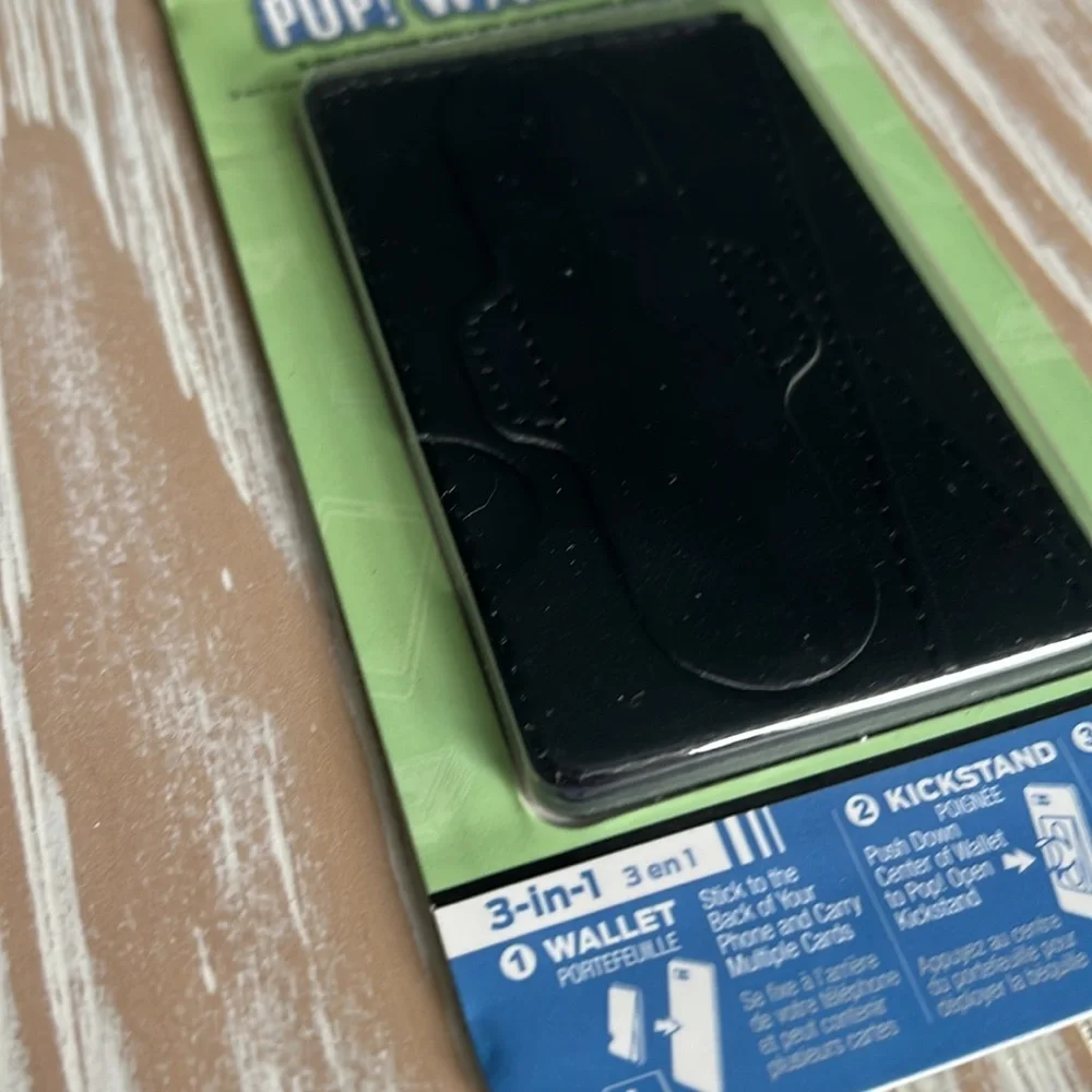 Pop! Walletz 3 in 1 Phone Wallet, Kickstand, and Grip NWT